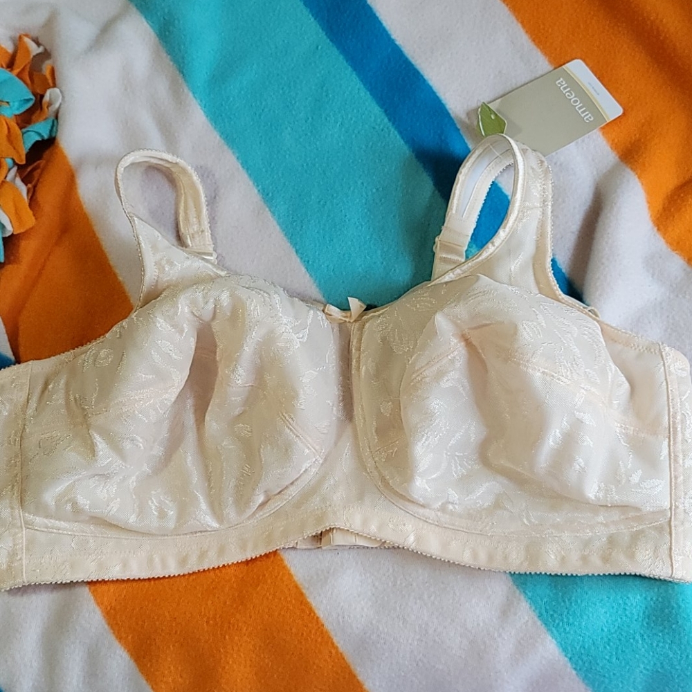 Amoena Bra
